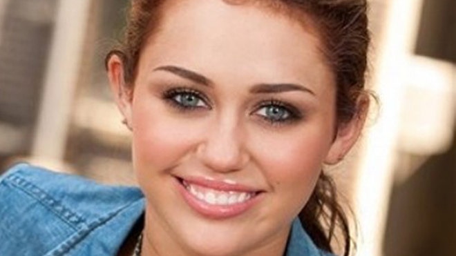 Miley Cyrus Smiling Pretty 640